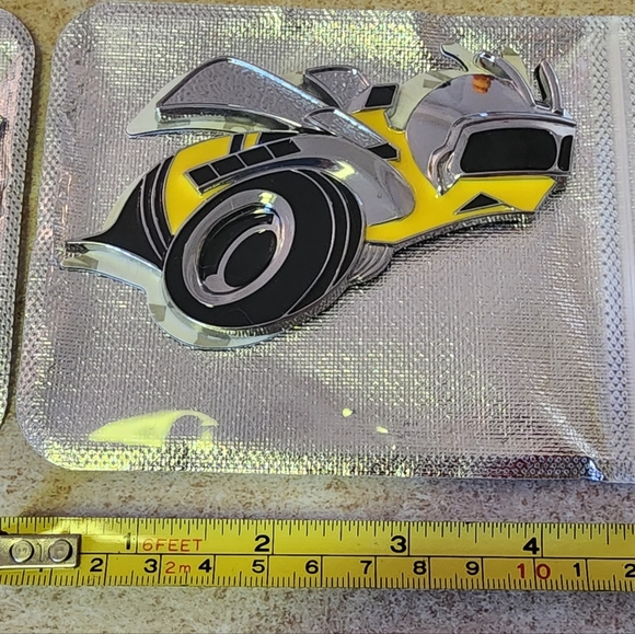 Two super Bee Scat pack badge emblems - Picture 8 of 8
